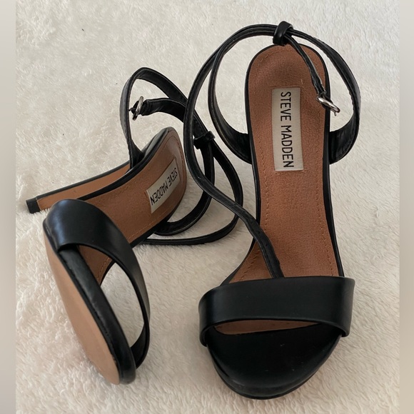 Steve Madden open toe strap heel - Picture 4 of 5